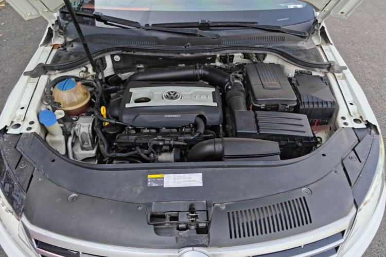 Used Volkswagen FAW-Volkswagen CC 2016 1.8TSI Prestige Model Engine Bay