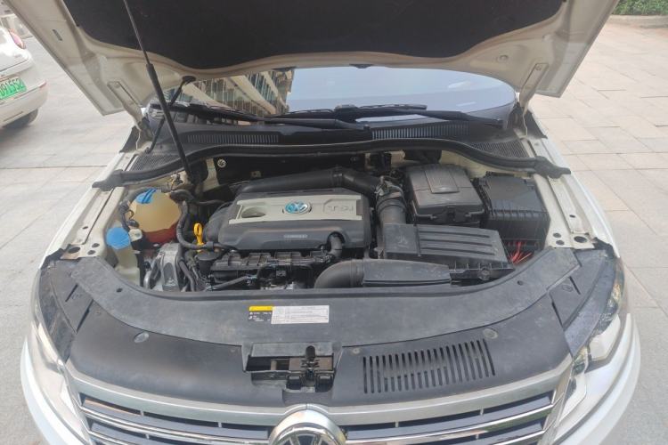 Used Volkswagen FAW-Volkswagen CC 2016 2.0 TSI Luxury Model Engine Bay
