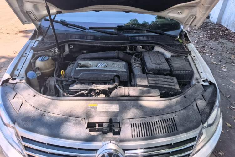 Used Volkswagen FAW-Volkswagen CC 2016 1.8TSI Prestige Model Engine Bay