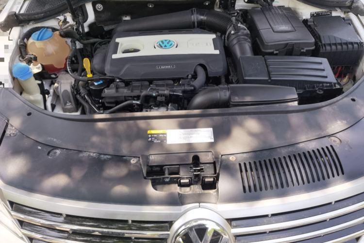 Used Volkswagen FAW-Volkswagen CC 2016 1.8TSI Prestige Model Engine Bay