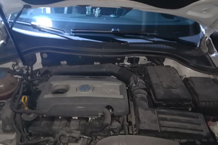 Used Volkswagen FAW-Volkswagen CC 2016 1.8TSI Luxury Model Engine Bay