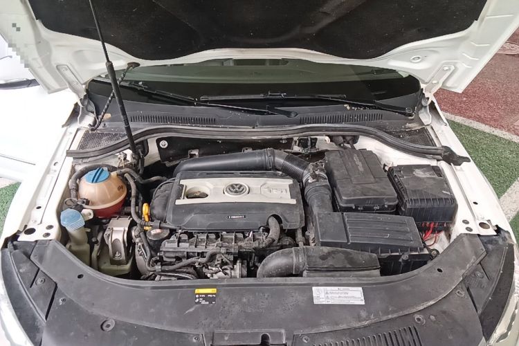 Used Volkswagen FAW-Volkswagen CC 2016 2.0 TSI Luxury Model Engine Bay