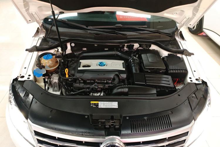 Used Volkswagen FAW-Volkswagen CC 2016 1.8TSI Prestige Model Engine Bay