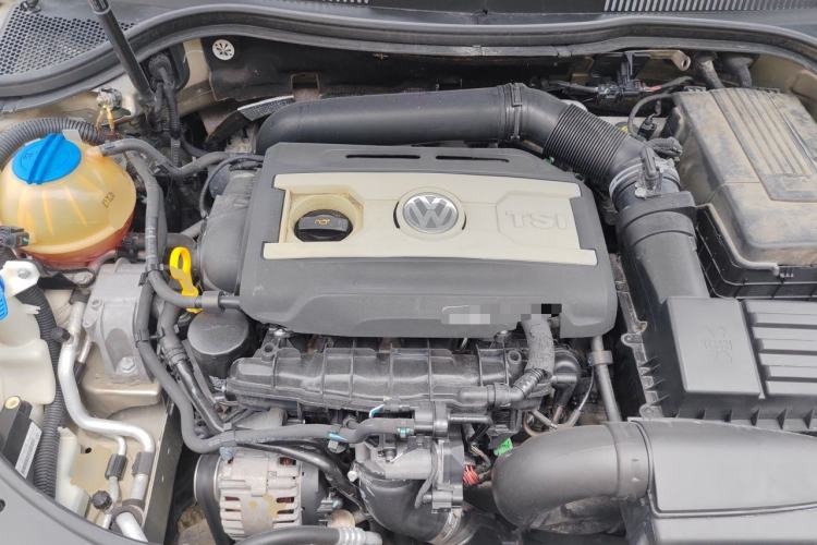 Used Volkswagen FAW-Volkswagen CC 2016 2.0 TSI Luxury Model Engine Bay
