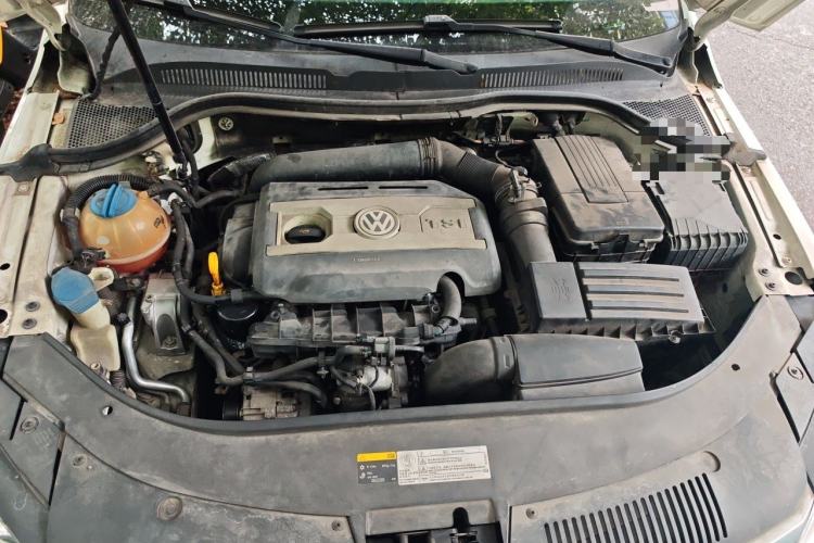 Used Volkswagen FAW-Volkswagen CC 2016 1.8TSI Luxury Model Engine Bay