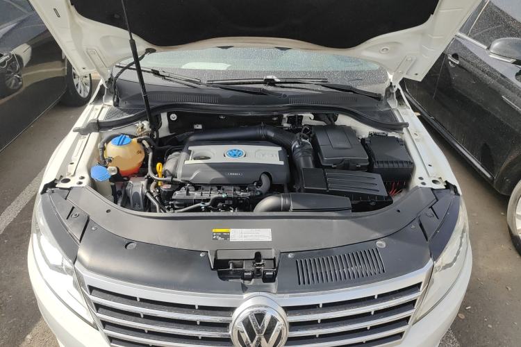 Used Volkswagen FAW-Volkswagen CC 2016 2.0 TSI Luxury Model Engine Bay