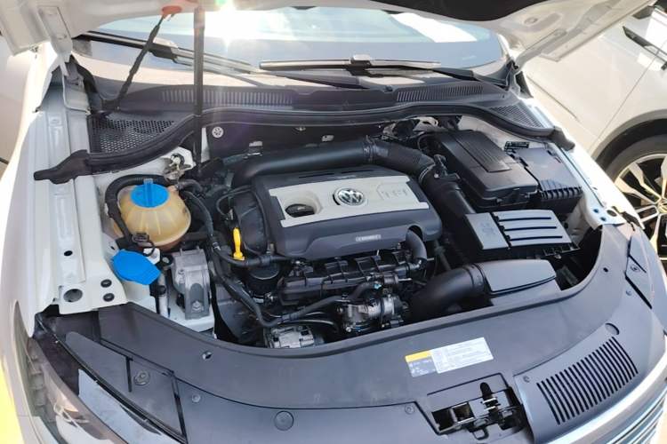Used Volkswagen FAW-Volkswagen CC 2016 1.8TSI Luxury Model Engine Bay