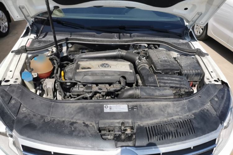 Used Volkswagen FAW-Volkswagen CC 2016 1.8TSI Prestige Model Engine Bay