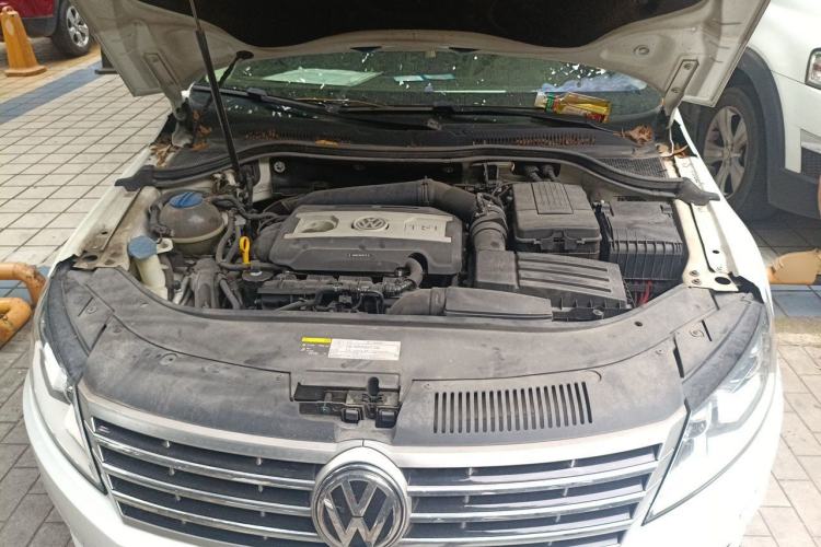 Used Volkswagen FAW-Volkswagen CC 2016 2.0 TSI Ultimate Edition Engine Bay