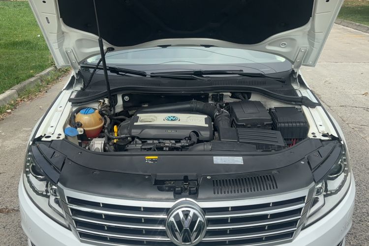 Used Volkswagen FAW-Volkswagen CC 2016 1.8TSI Luxury Model Engine Bay