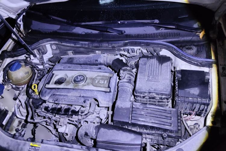Used Volkswagen FAW-Volkswagen CC 2016 1.8TSI Prestige Model Engine Bay