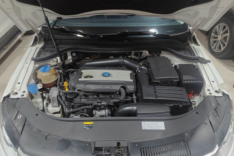 Used Volkswagen FAW-Volkswagen CC 2016 1.8TSI Luxury Model Engine Bay