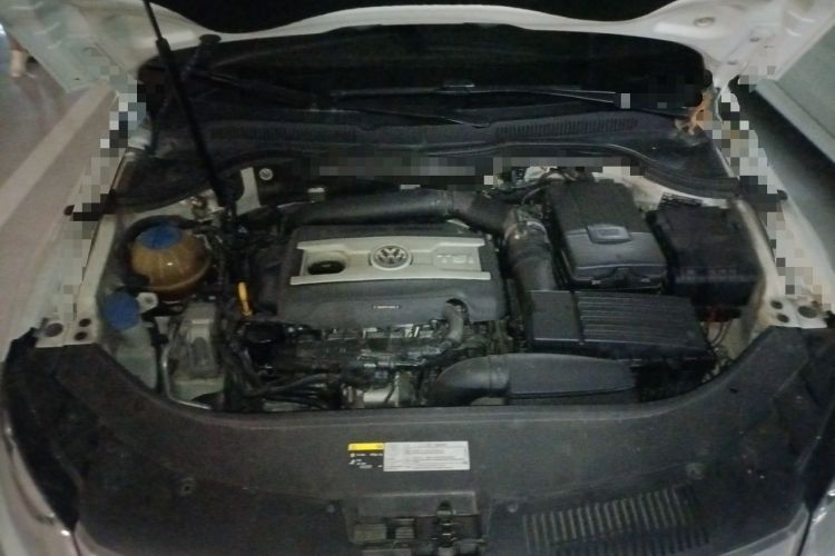 Used Volkswagen FAW-Volkswagen CC 2016 1.8TSI Luxury Model Engine Bay