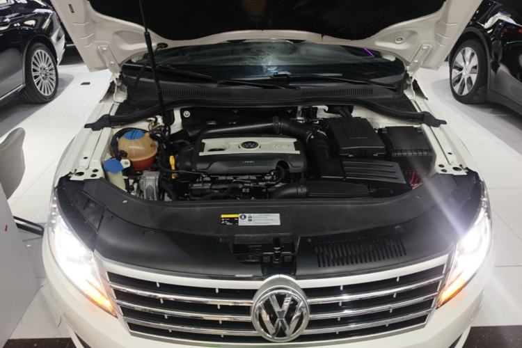 Used Volkswagen FAW-Volkswagen CC 2016 1.8TSI Luxury Model Engine Bay