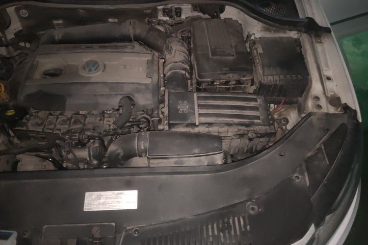 Used Volkswagen FAW-Volkswagen CC 2016 300TSI 25th Anniversary Edition Engine Bay Left