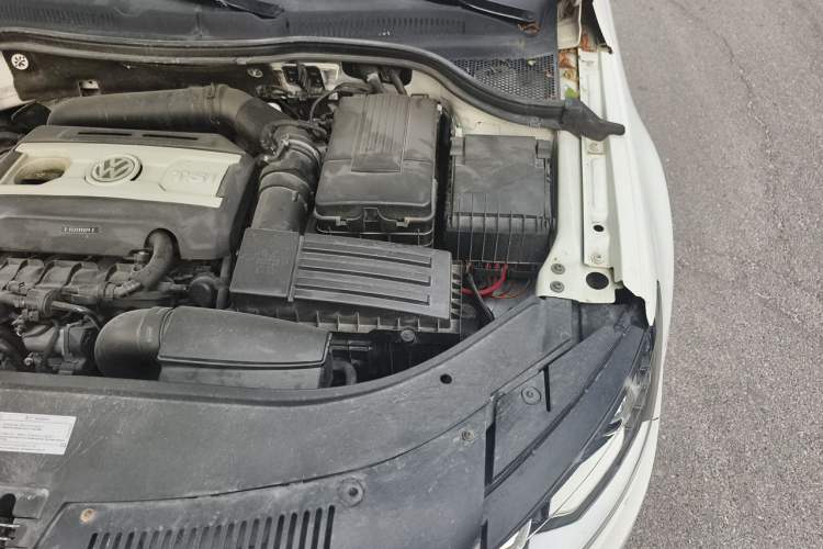 Used Volkswagen FAW-Volkswagen CC 2016 1.8TSI Luxury Model Engine Bay Left