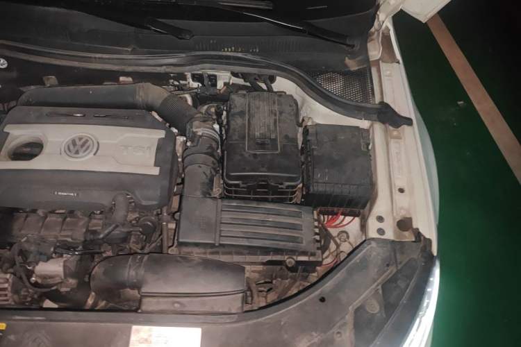 Used Volkswagen FAW-Volkswagen CC 2016 1.8TSI Luxury Model Engine Bay Left