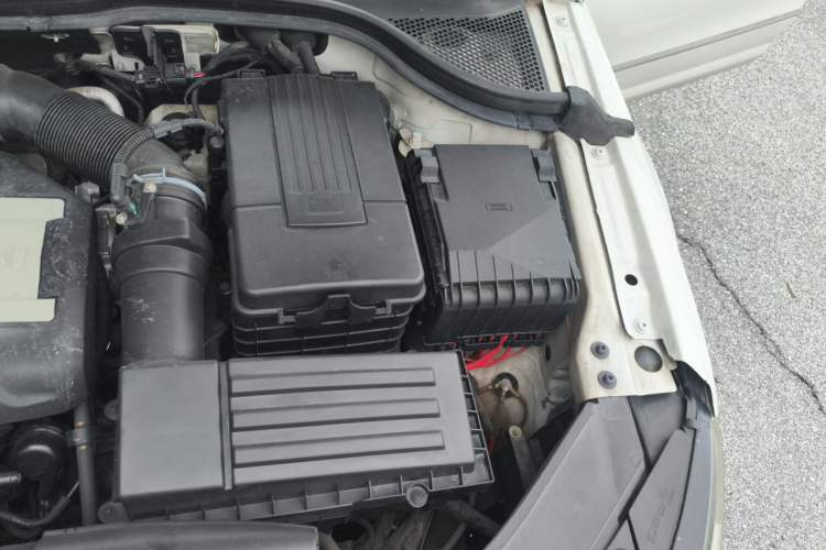 Used Volkswagen FAW-Volkswagen CC 2016 1.8TSI Luxury Model Engine Bay Left