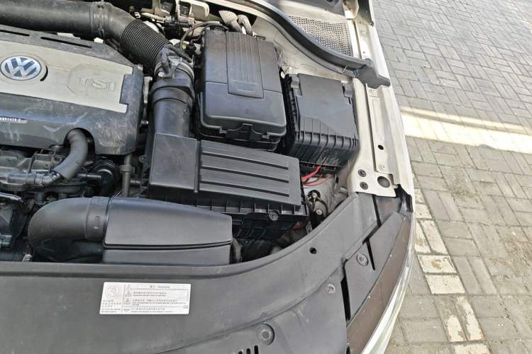 Used Volkswagen FAW-Volkswagen CC 2016 1.8TSI Luxury Model Engine Bay Left