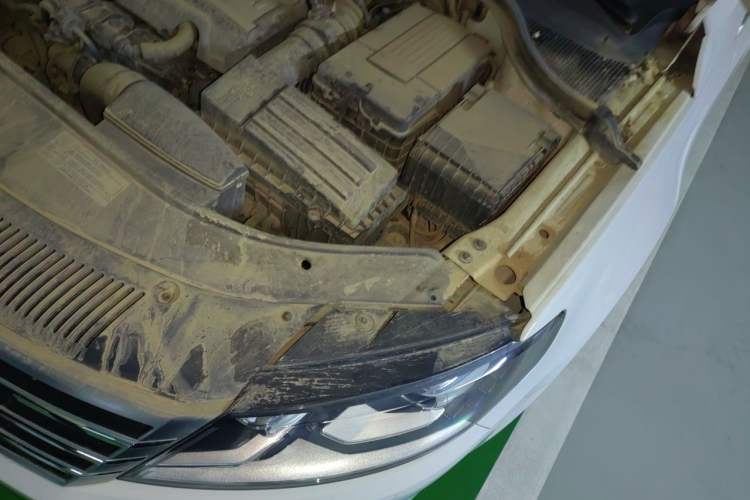 Used Volkswagen FAW-Volkswagen CC 2016 1.8TSI Luxury Model Engine Bay Left