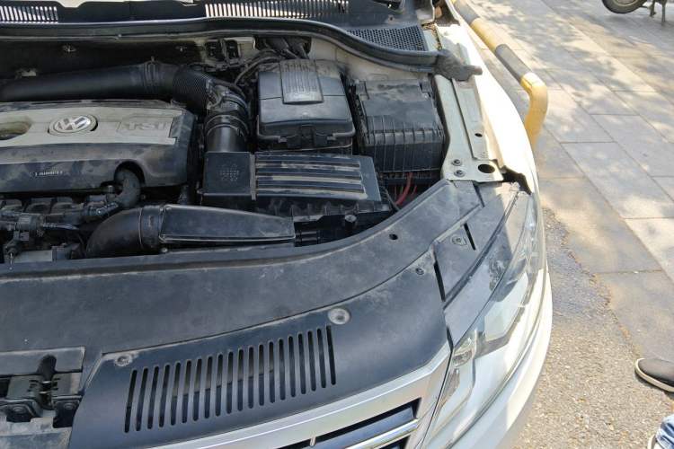 Used Volkswagen FAW-Volkswagen CC 2016 1.8TSI Prestige Model Engine Bay Left