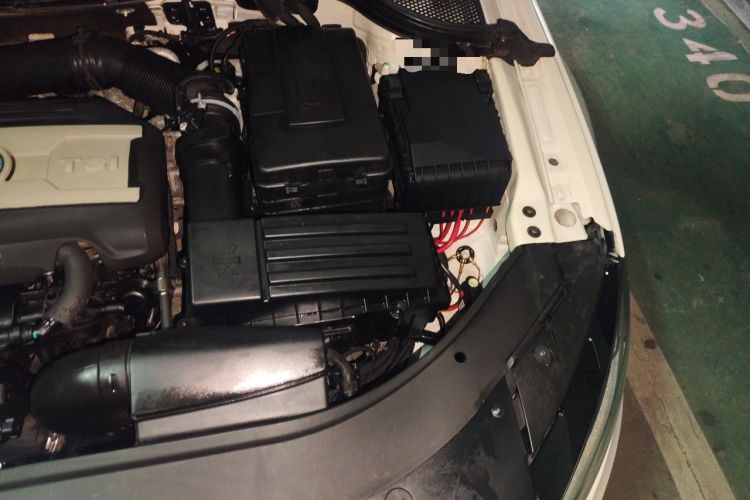 Used Volkswagen FAW-Volkswagen CC 2016 1.8TSI Luxury Model Engine Bay Left