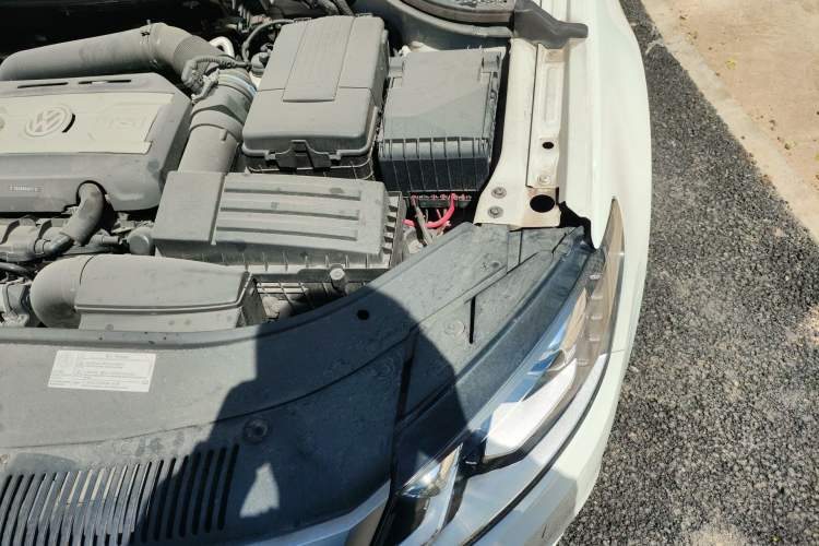 Used Volkswagen FAW-Volkswagen CC 2016 1.8TSI Luxury Model Engine Bay Left