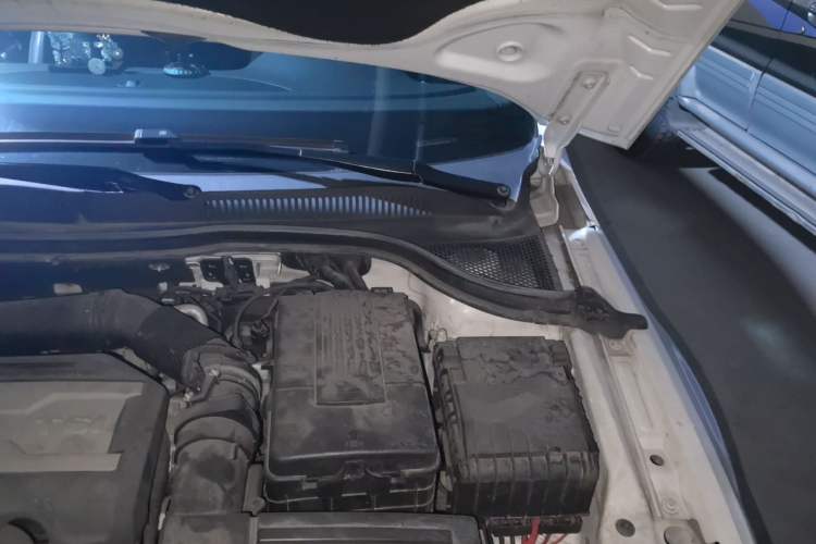 Used Volkswagen FAW-Volkswagen CC 2016 1.8TSI Luxury Model Engine Bay Left