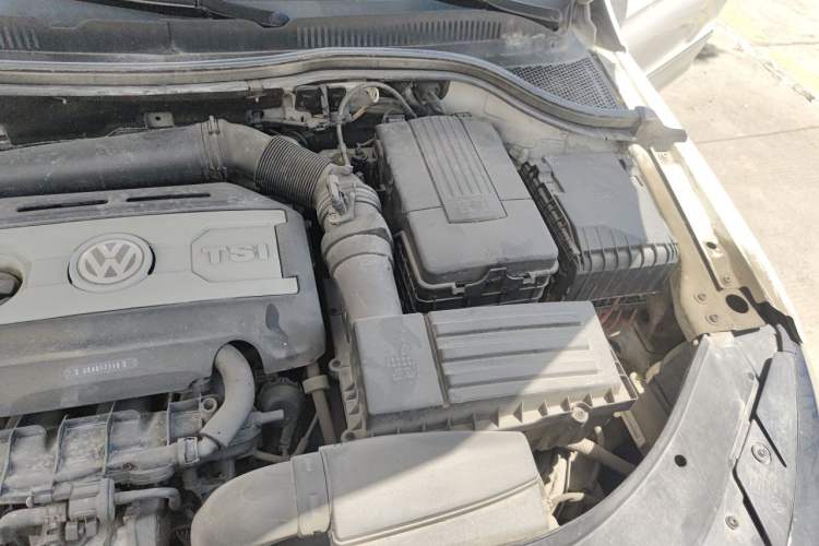 Used Volkswagen FAW-Volkswagen CC 2016 1.8TSI Luxury Model Engine Bay Left
