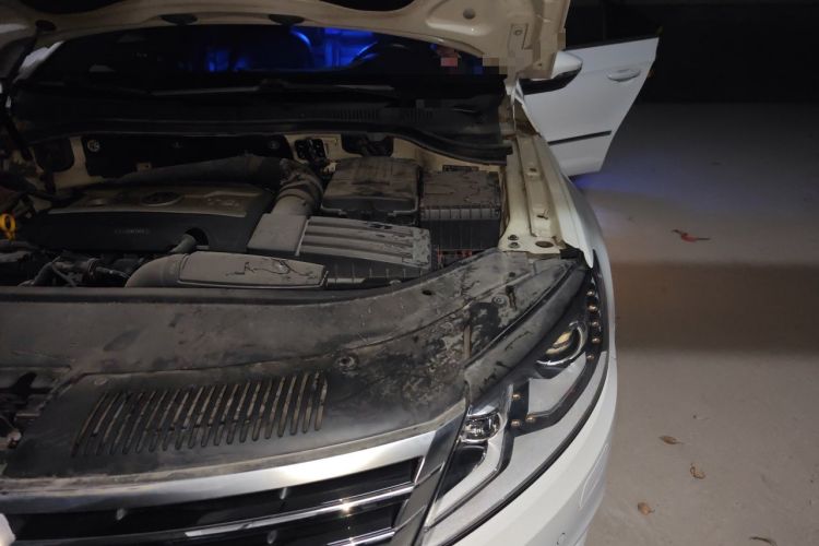 Used Volkswagen FAW-Volkswagen CC 2016 1.8TSI Luxury Model Engine Bay Left