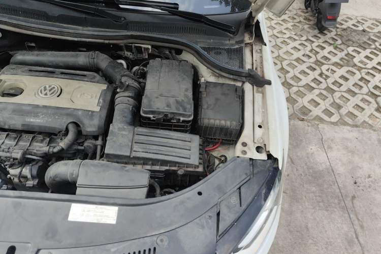 Used Volkswagen FAW-Volkswagen CC 2016 1.8TSI Luxury Model Engine Bay Left