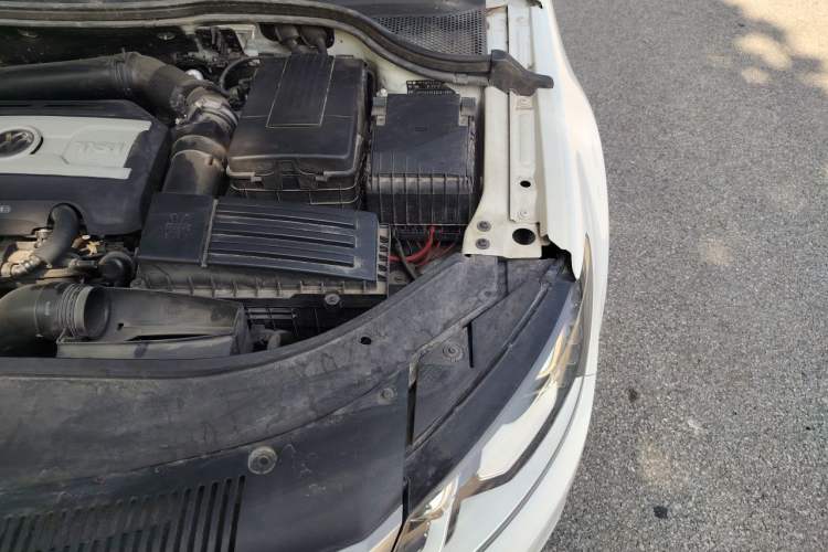 Used Volkswagen FAW-Volkswagen CC 2016 300TSI 25th Anniversary Edition Engine Bay Left
