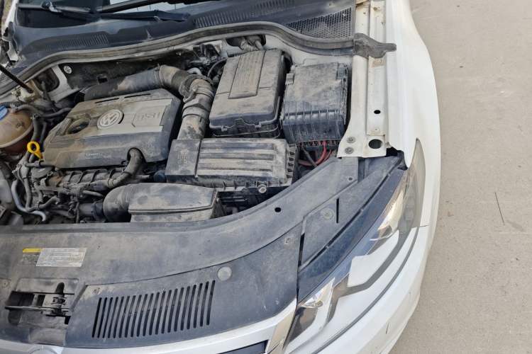 Used Volkswagen FAW-Volkswagen CC 2016 1.8TSI Luxury Model Engine Bay Left