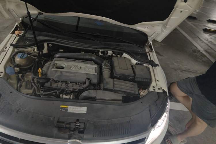 Used Volkswagen FAW-Volkswagen CC 2016 1.8TSI Luxury Model Engine Bay Left