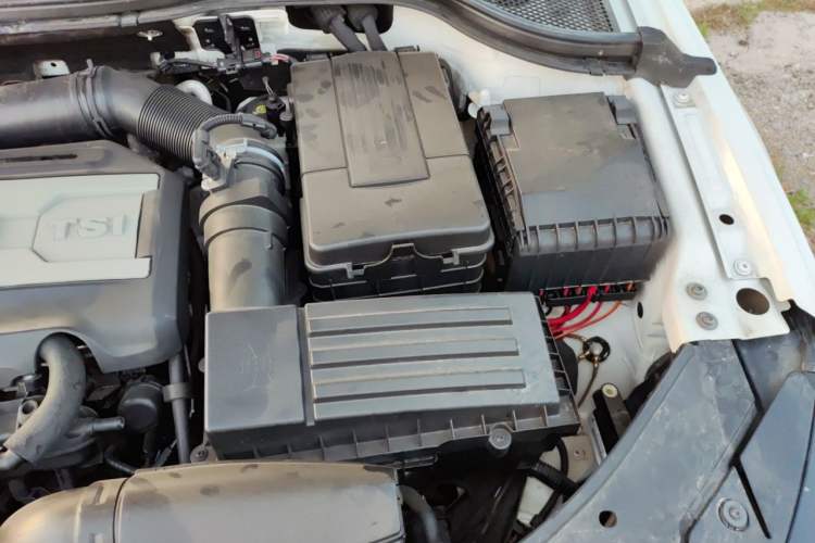 Used Volkswagen FAW-Volkswagen CC 2016 300TSI 25th Anniversary Edition Engine Bay Left