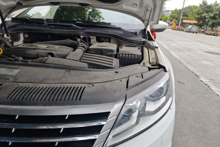 Used Volkswagen FAW-Volkswagen CC 2016 1.8TSI Luxury Model Engine Bay Left