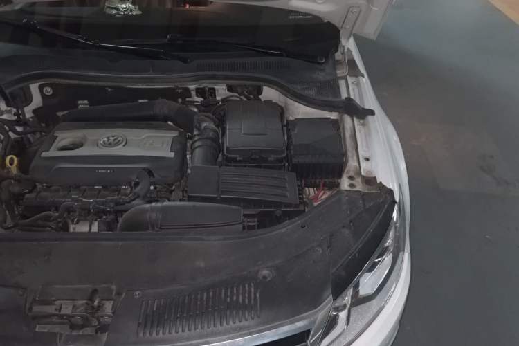Used Volkswagen FAW-Volkswagen CC 2016 1.8TSI Luxury Model Engine Bay Left