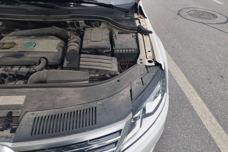 Used Volkswagen FAW-Volkswagen CC 2016 1.8TSI Prestige Model Engine Bay Left