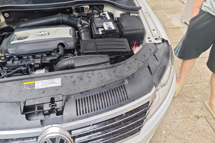 Used Volkswagen FAW-Volkswagen CC 2016 1.8TSI Luxury Model Engine Bay Left