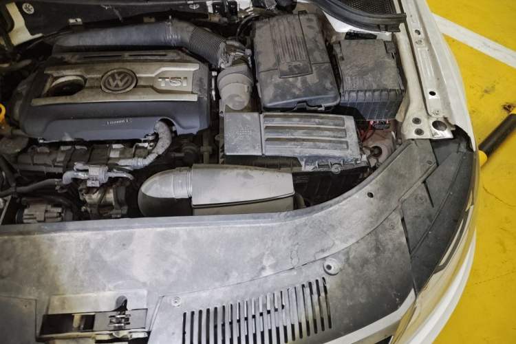 Used Volkswagen FAW-Volkswagen CC 2016 1.8TSI Luxury Model Engine Bay Left