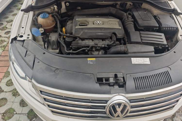 Used Volkswagen FAW-Volkswagen CC 2016 1.8TSI Prestige Model Engine Bay