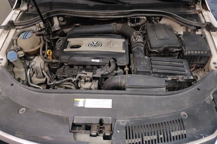 Used Volkswagen FAW-Volkswagen CC 2016 1.8TSI Prestige Model Engine Bay