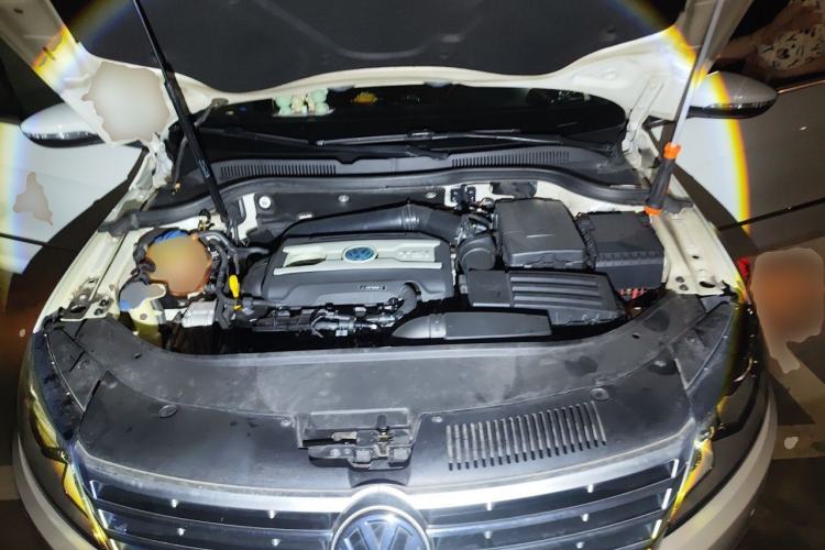 Used Volkswagen FAW-Volkswagen CC 2016 1.8TSI Luxury Model Engine Bay