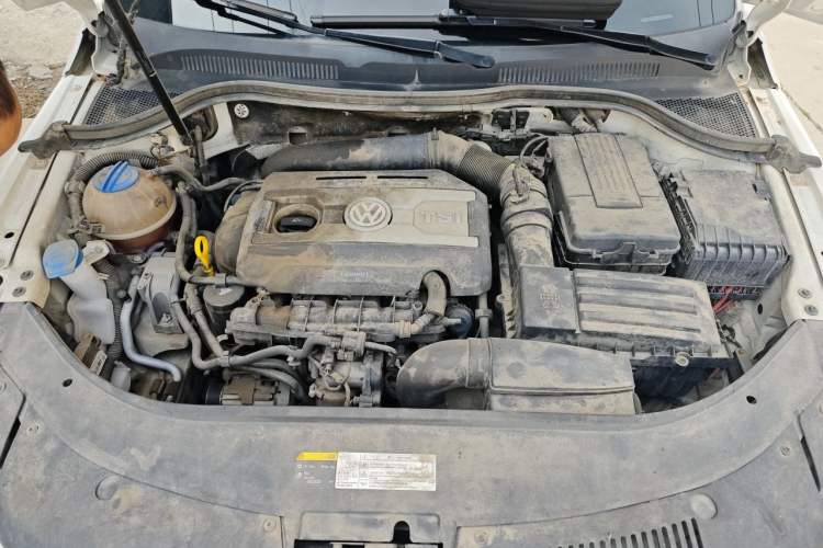 Used Volkswagen FAW-Volkswagen CC 2016 1.8TSI Luxury Model Engine Bay