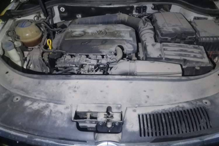 Used Volkswagen FAW-Volkswagen CC 2016 1.8TSI Luxury Model Engine Bay