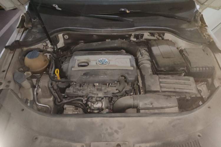 Used Volkswagen FAW-Volkswagen CC 2016 1.8TSI Luxury Model Engine Bay