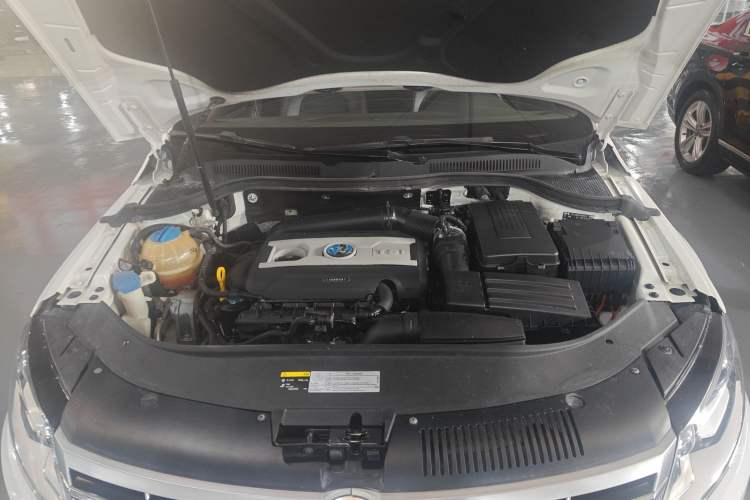 Used Volkswagen FAW-Volkswagen CC 2016 1.8TSI Prestige Model Engine Bay