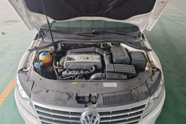 Used Volkswagen FAW-Volkswagen CC 2016 1.8TSI Luxury Model Engine Bay