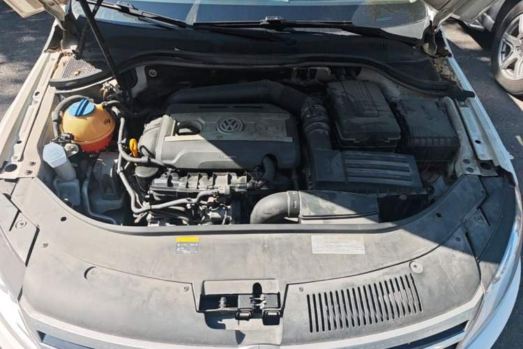 Used Volkswagen FAW-Volkswagen CC 2016 2.0 TSI Ultimate Edition Engine Bay