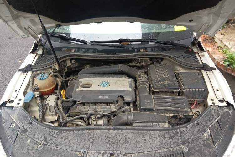 Used Volkswagen FAW-Volkswagen CC 2016 1.8TSI Luxury Model Engine Bay